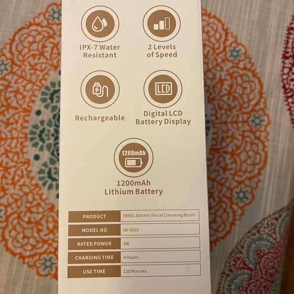 NWT TWEEL 4 in 1 Facial Cleansing Brush - Picture 4 of 4